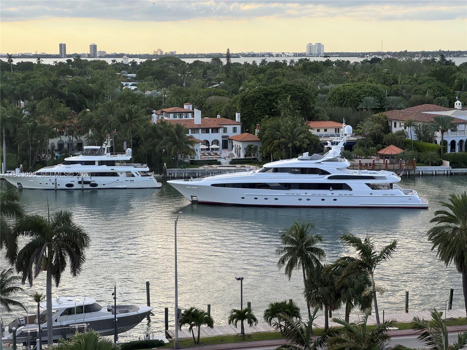 4779 Collins Ave #907, Miami Beach FL 33140