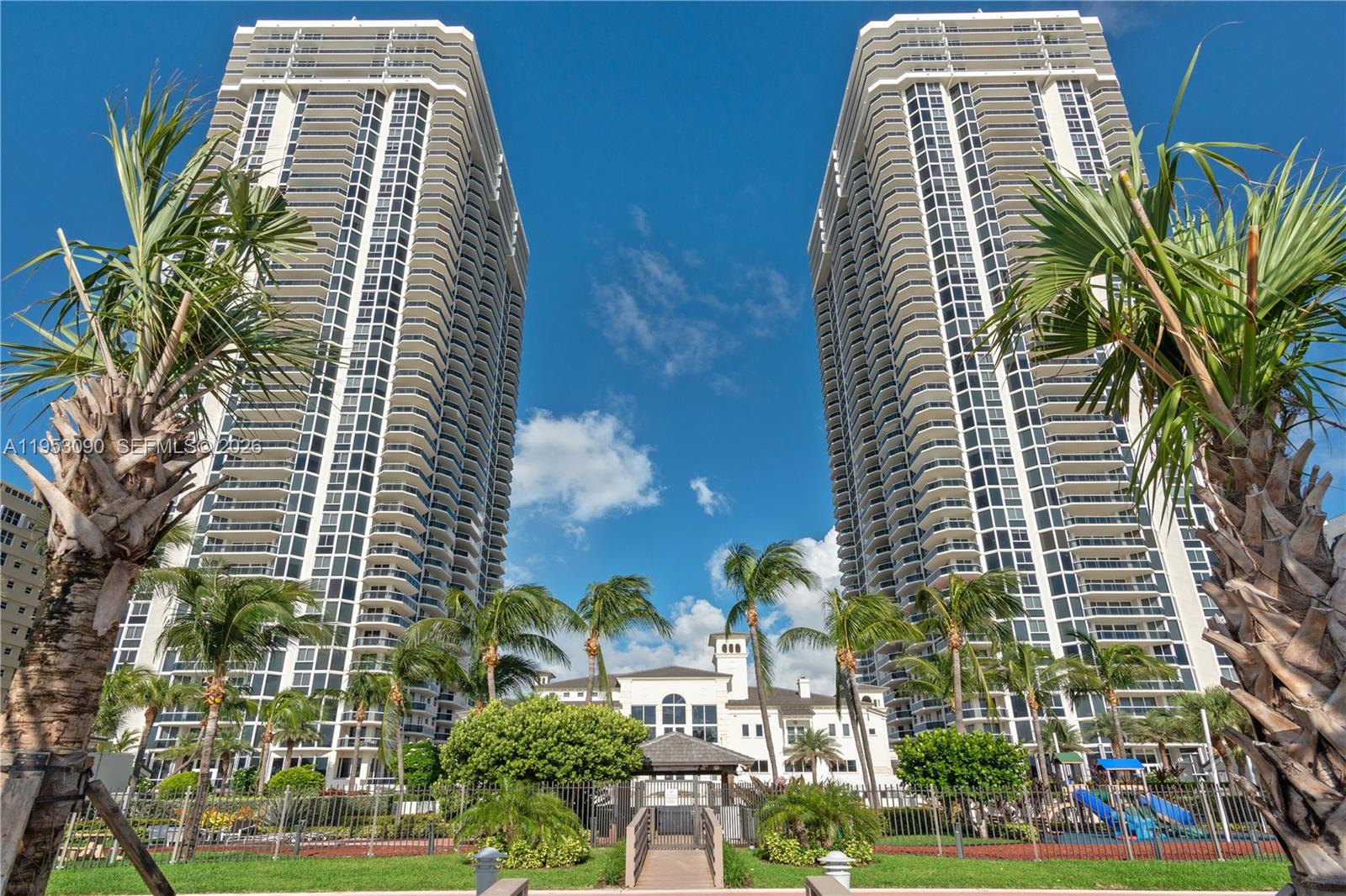4779 Collins Ave #907, Miami Beach FL 33140