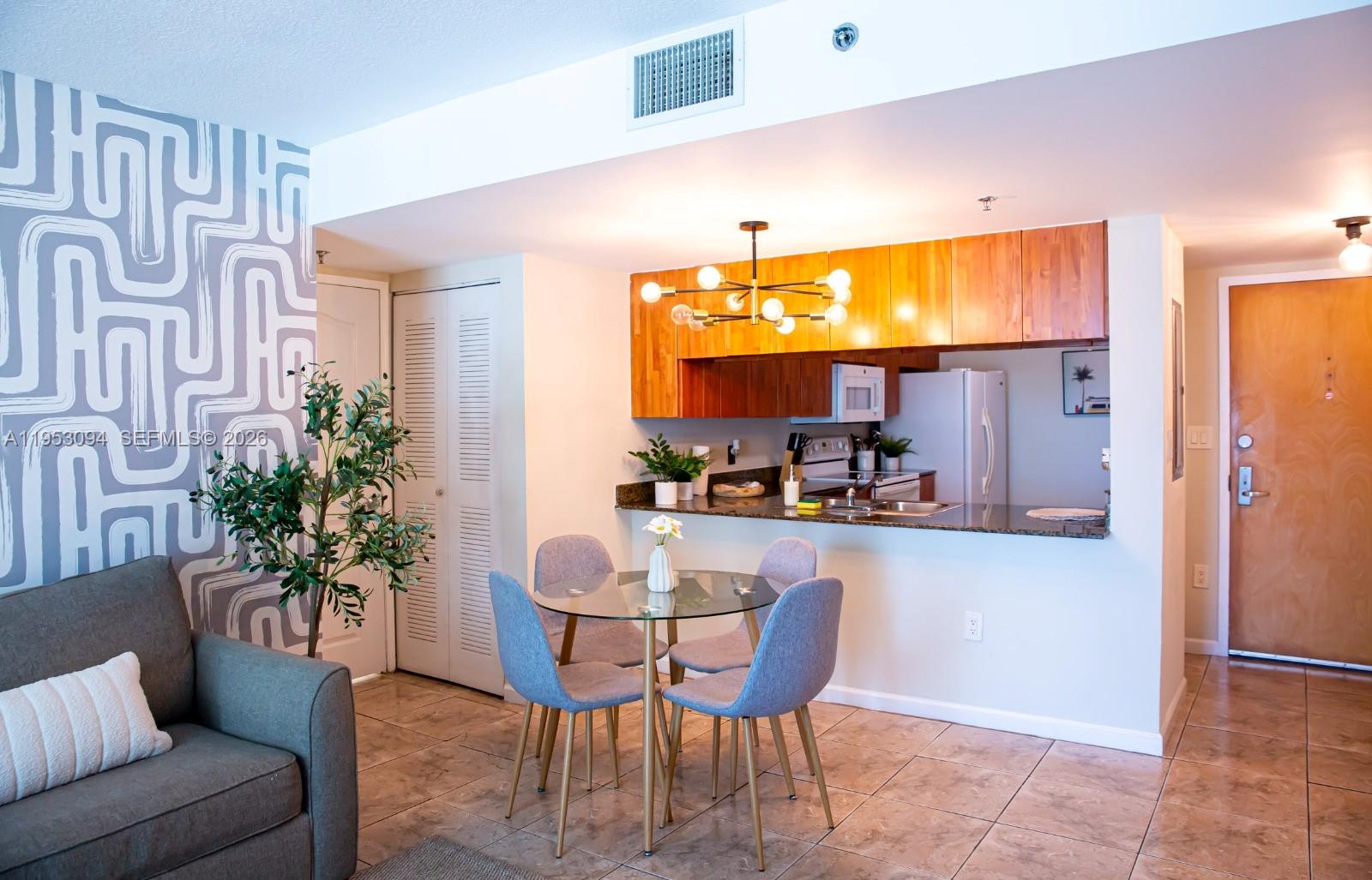 1200 Brickell Bay Dr #3215, Miami FL 33131