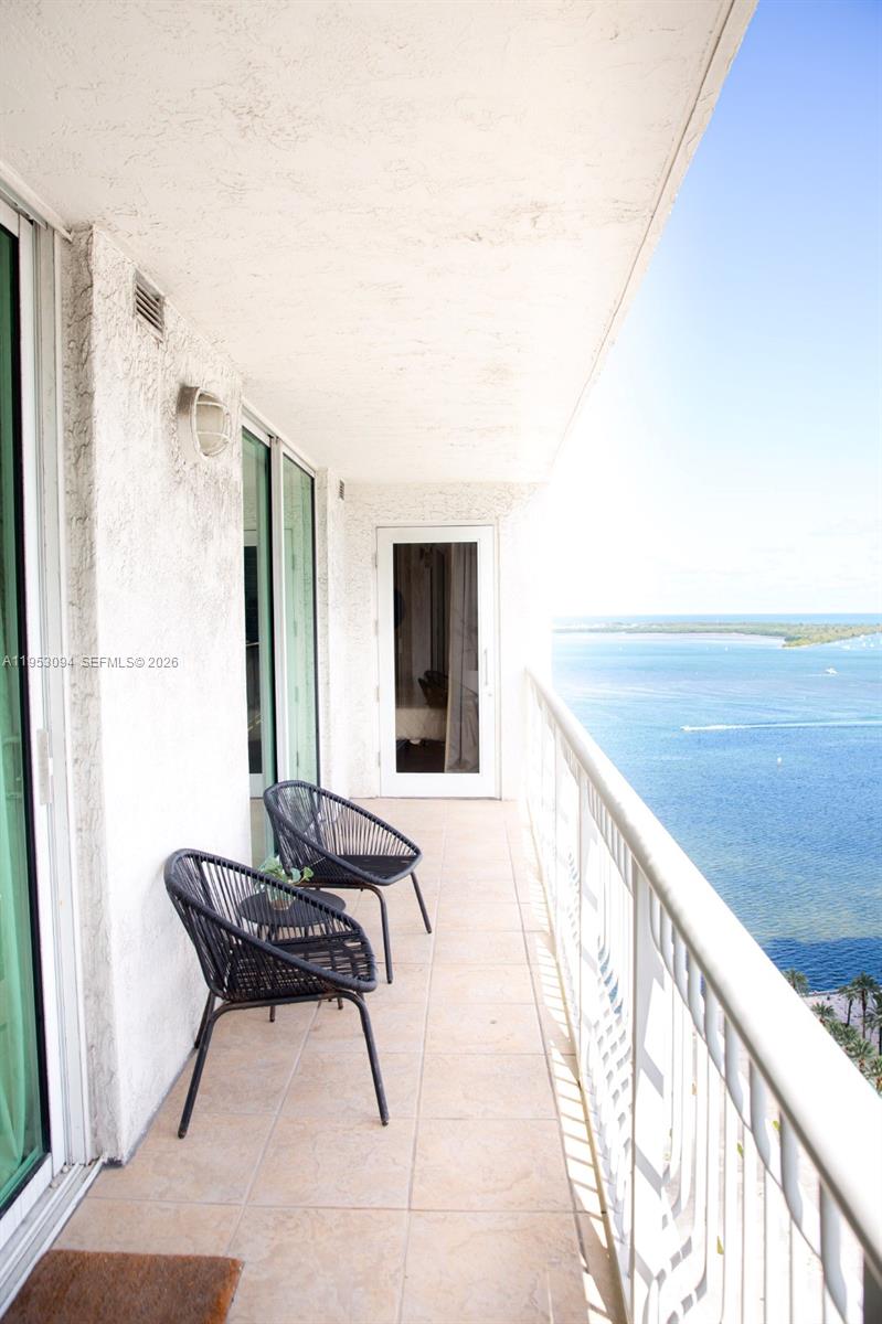 1200 Brickell Bay Dr #3215, Miami FL 33131