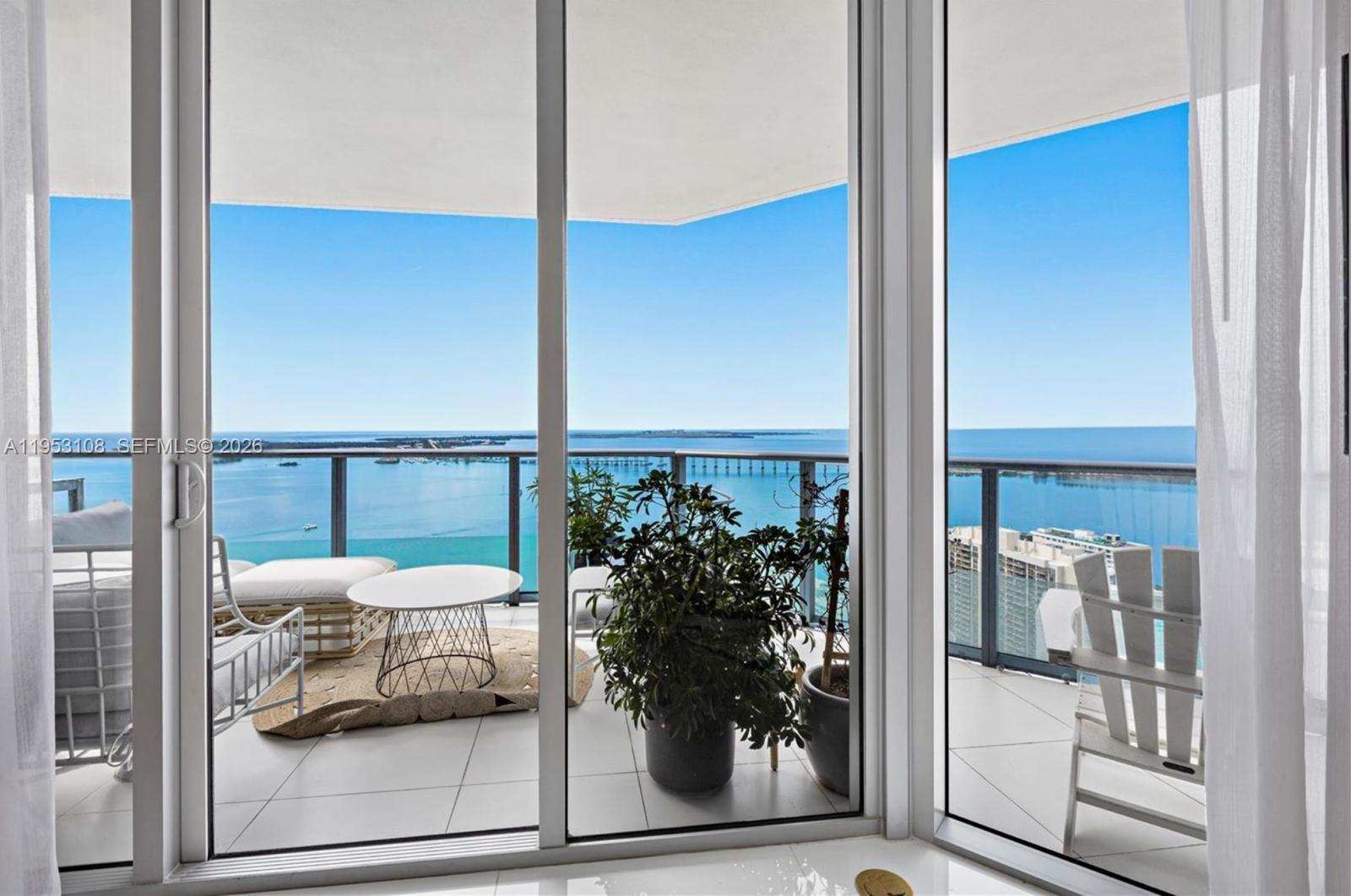 1300 Brickell Bay Dr #3302, Miami FL 33131