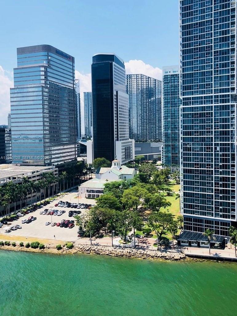 701 Brickell Key Blvd #2004, Miami FL 33131