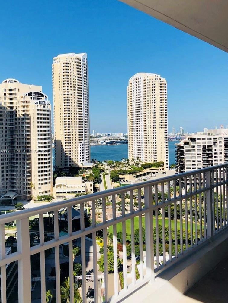 701 Brickell Key Blvd #2004, Miami FL 33131