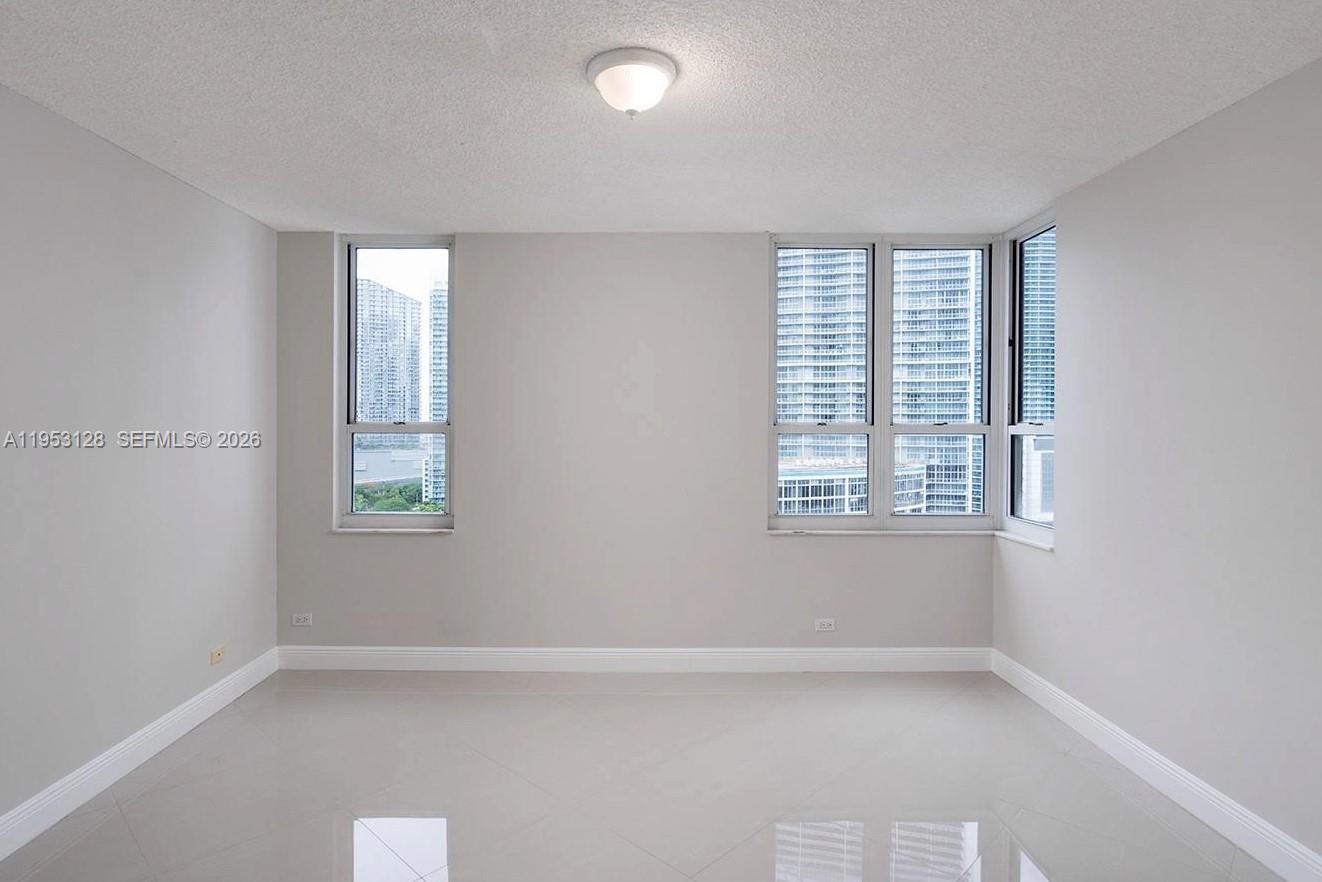 701 Brickell Key Blvd #2004, Miami FL 33131