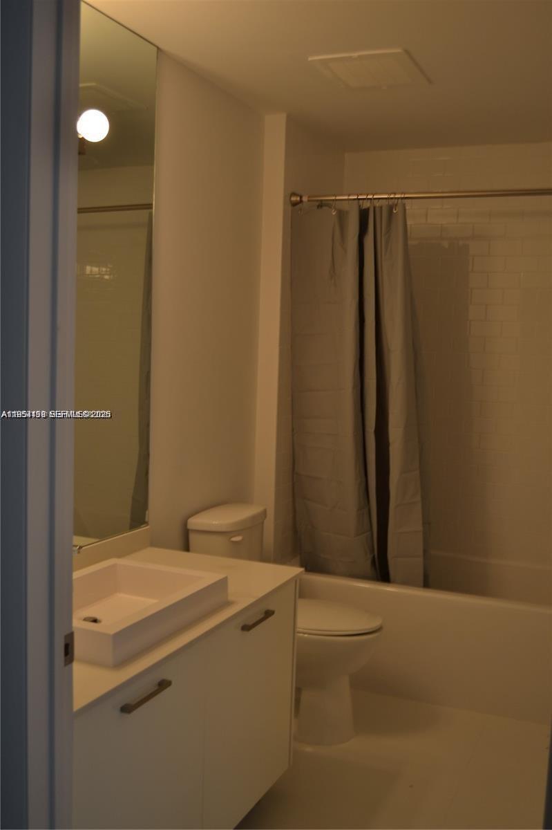 151 SE 1st St #1207, Miami FL 33131