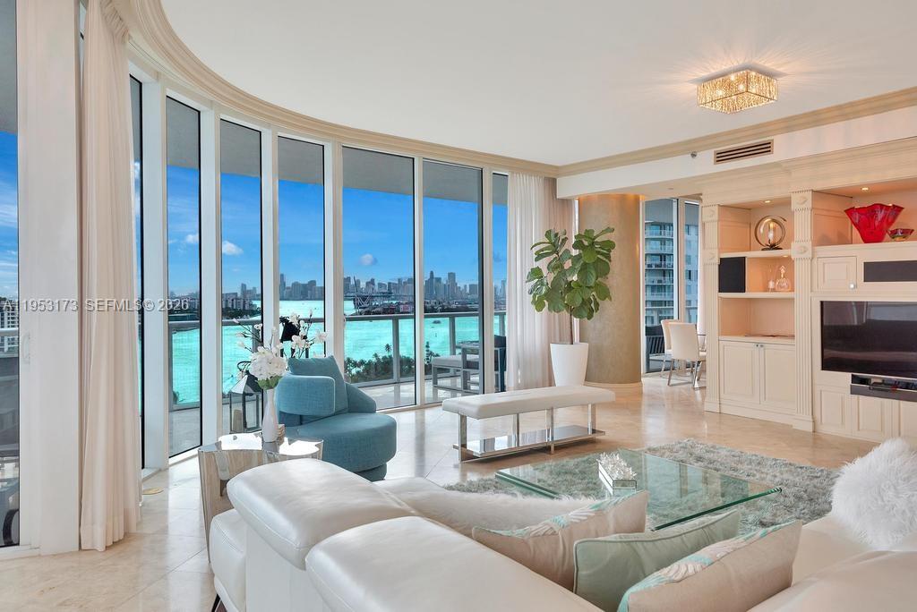 100 S Pointe Dr #1504, Miami Beach FL 33139