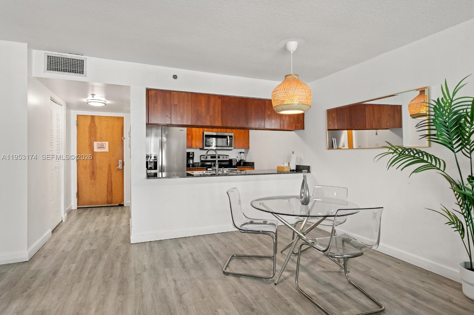1200 Brickell Bay Dr #2414, Miami FL 33131