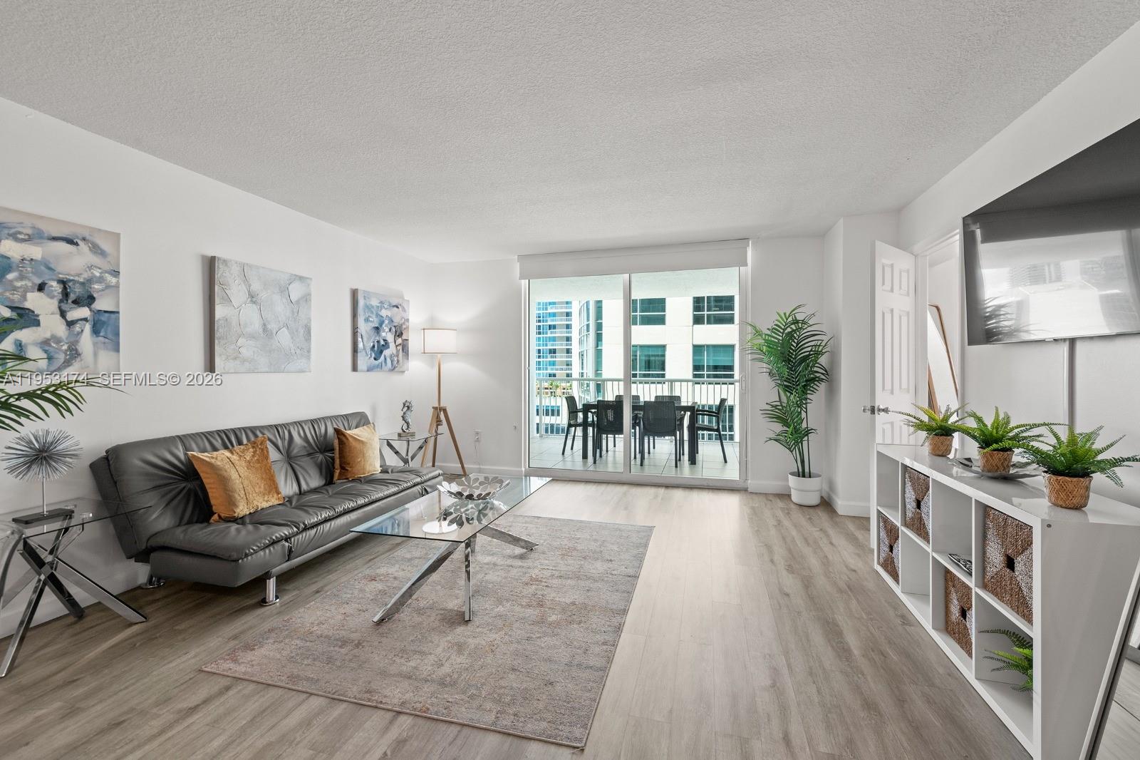 1200 Brickell Bay Dr #2414, Miami FL 33131