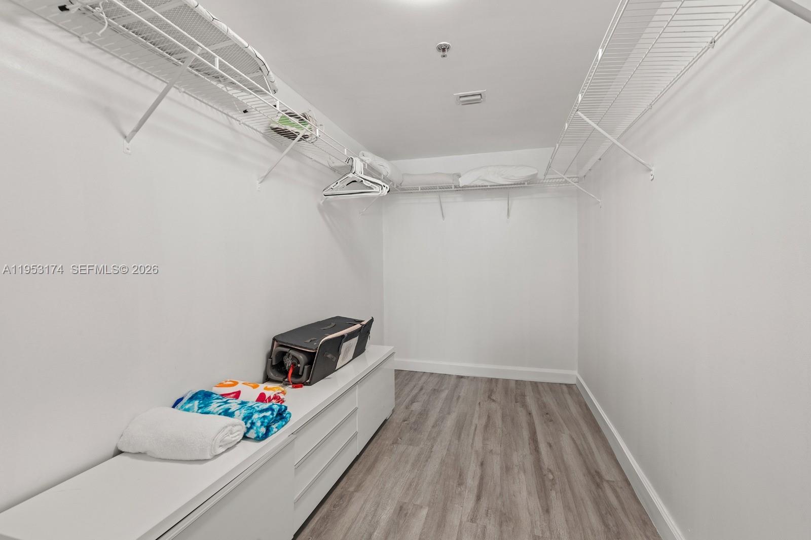 1200 Brickell Bay Dr #2414, Miami FL 33131