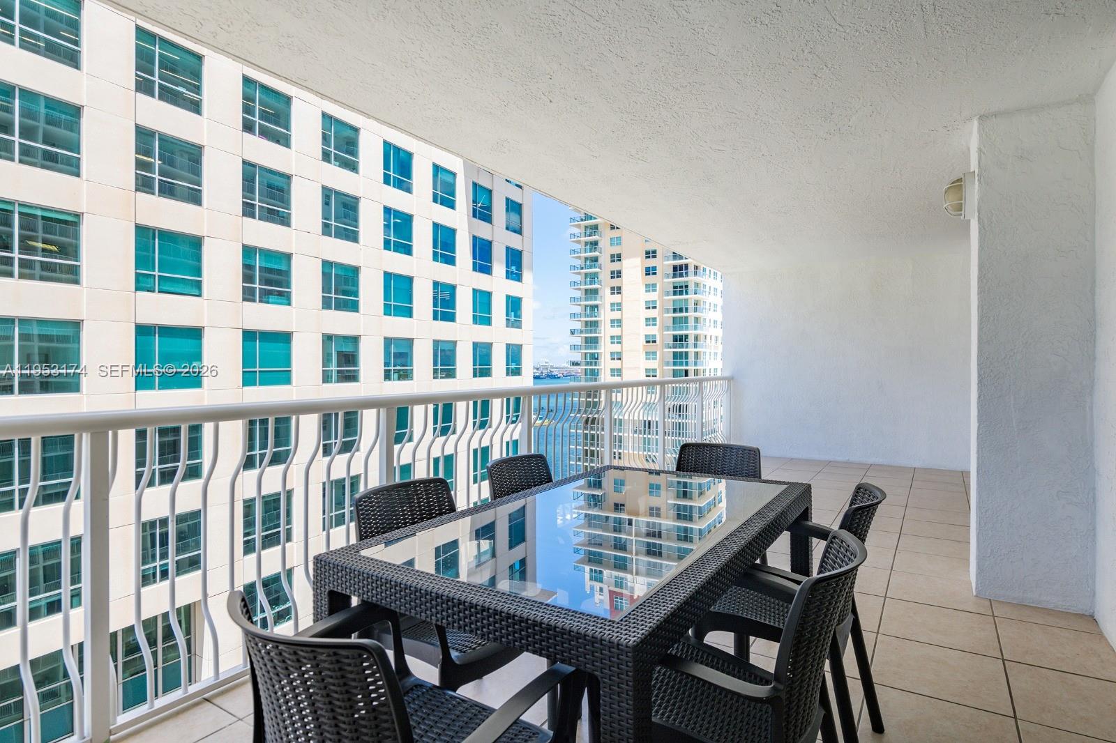 1200 Brickell Bay Dr #2414, Miami FL 33131