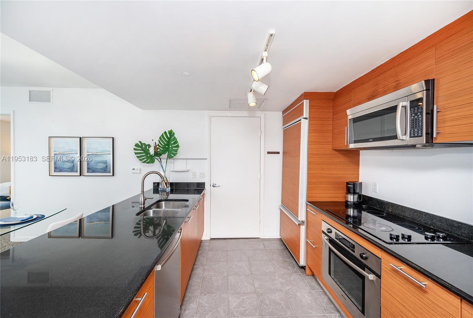 50 Biscayne Blvd #4104, Miami FL 33132