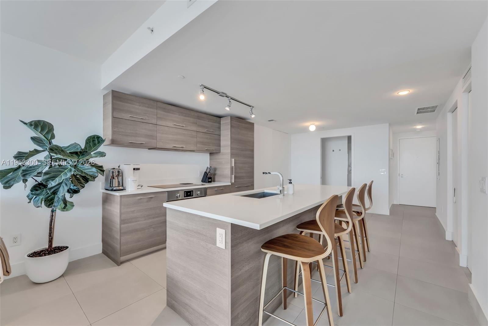 650 NE 32 St #2703, Miami FL 33137