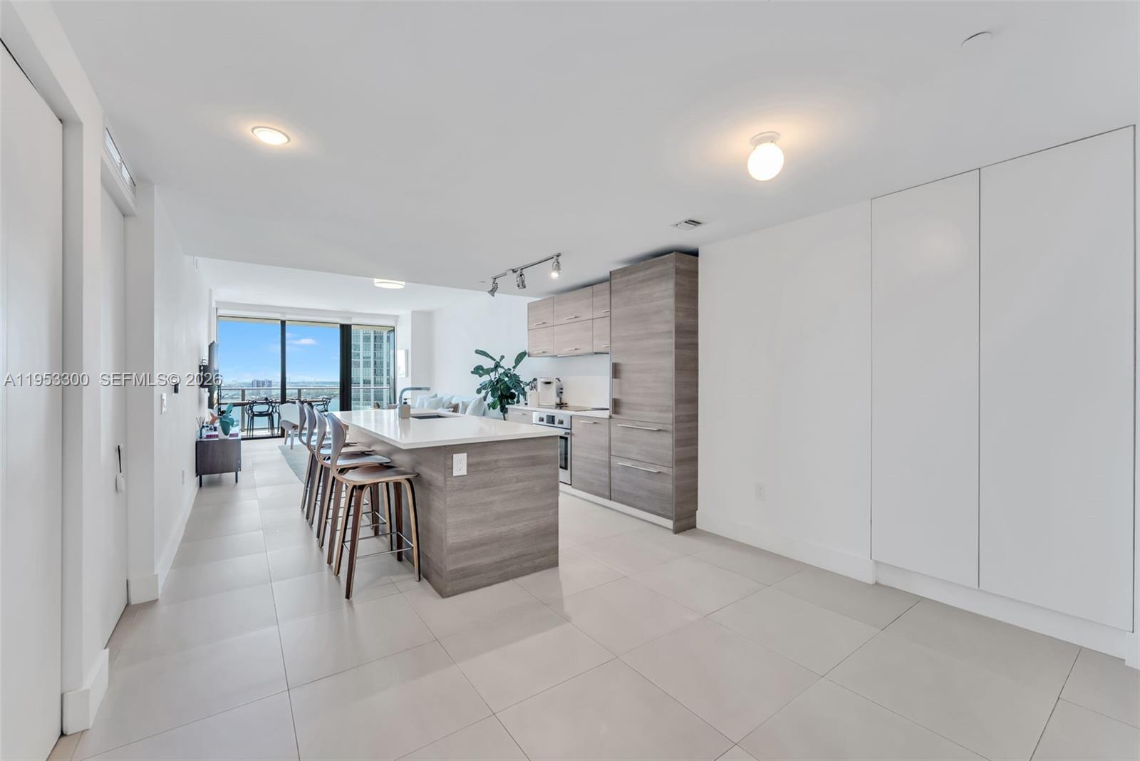 650 NE 32 St #2703, Miami FL 33137