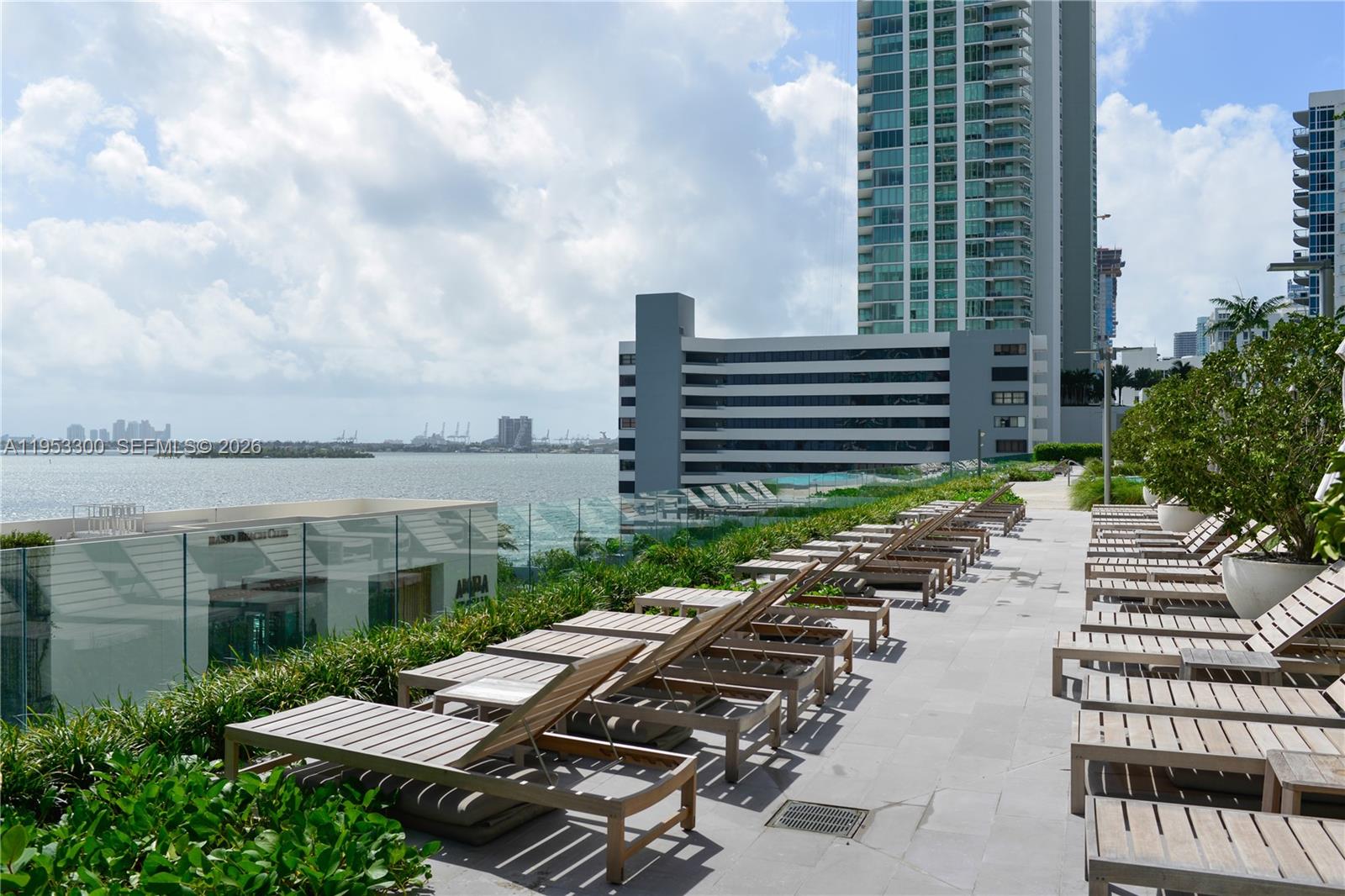 650 NE 32 St #2703, Miami FL 33137