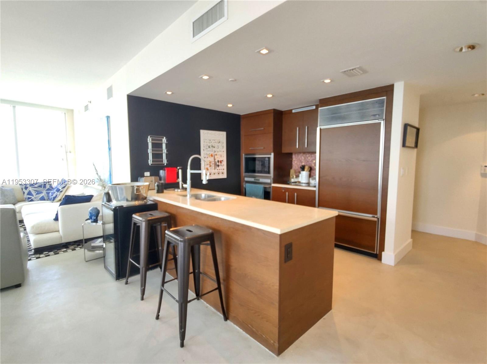 465 Brickell Ave #4402, Miami FL 33131