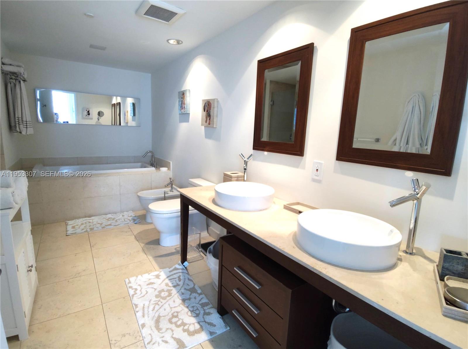 465 Brickell Ave #4402, Miami FL 33131