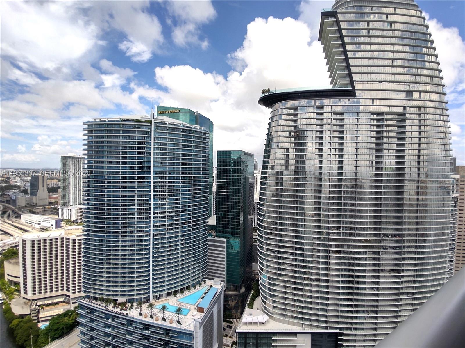 465 Brickell Ave #4402, Miami FL 33131