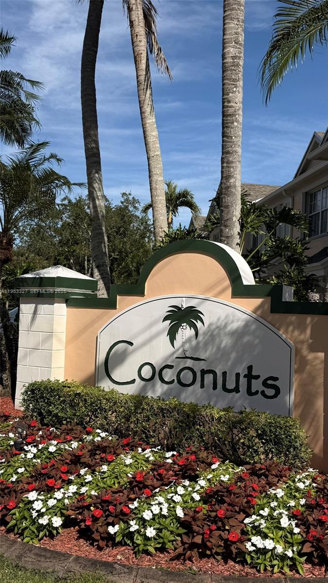 16727 Hemingway Dr, Weston FL 33326