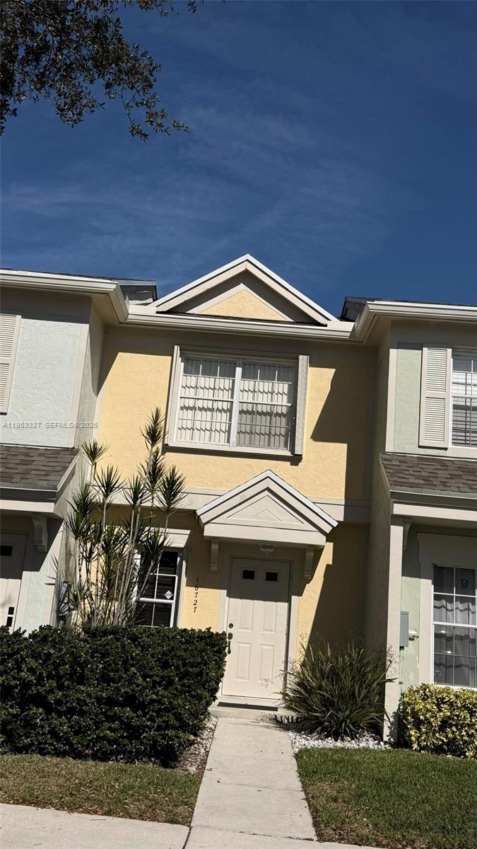 16727 Hemingway Dr, Weston FL 33326