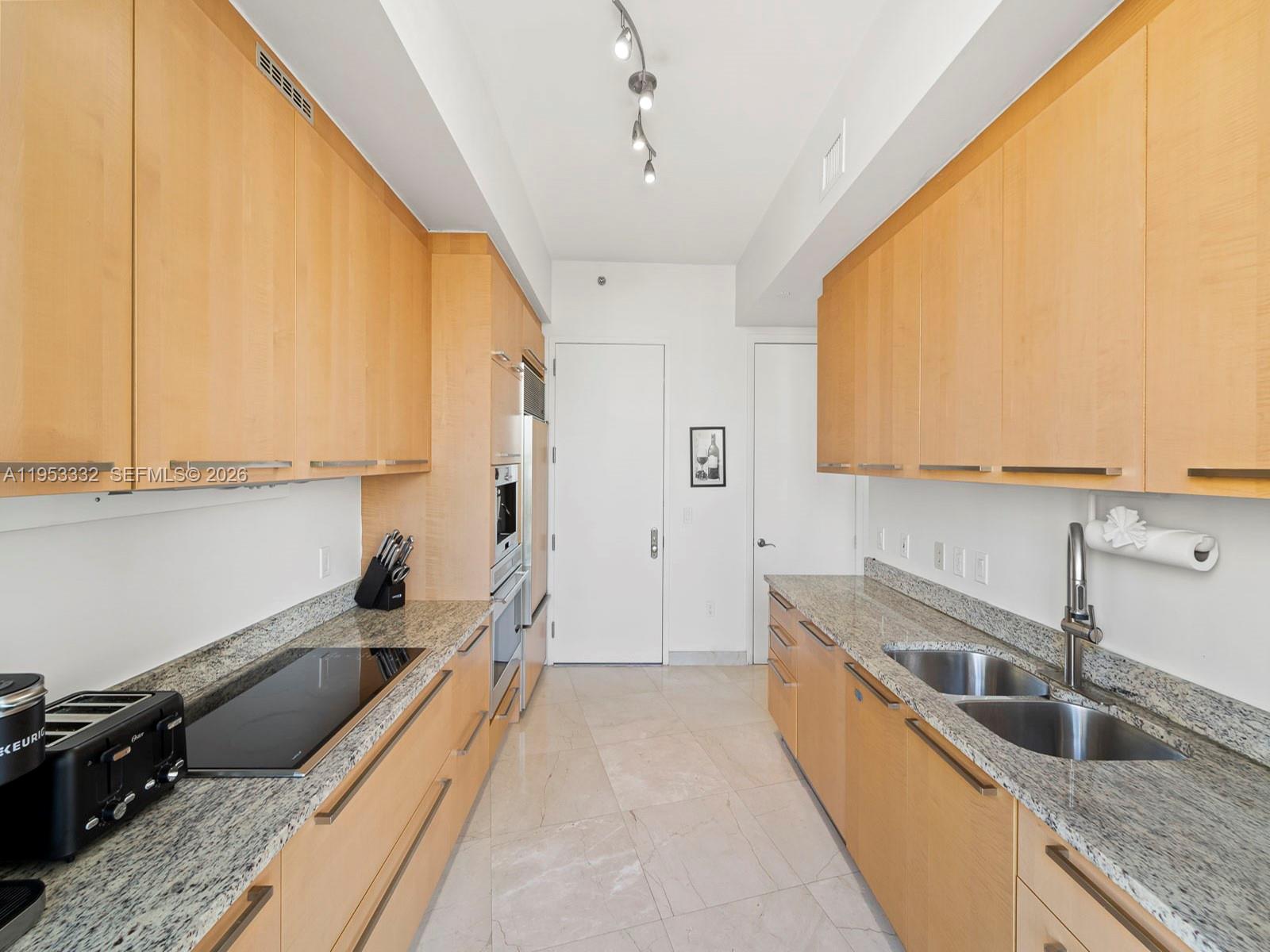 15901 Collins Ave #405, Sunny Isles Beach FL 33160
