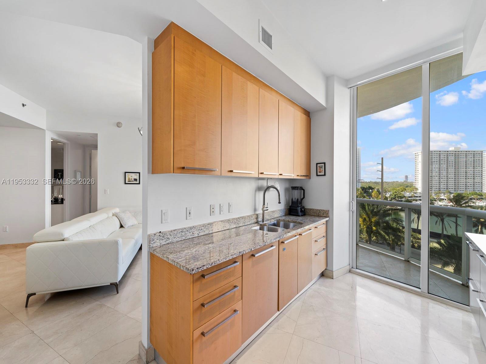 15901 Collins Ave #405, Sunny Isles Beach FL 33160