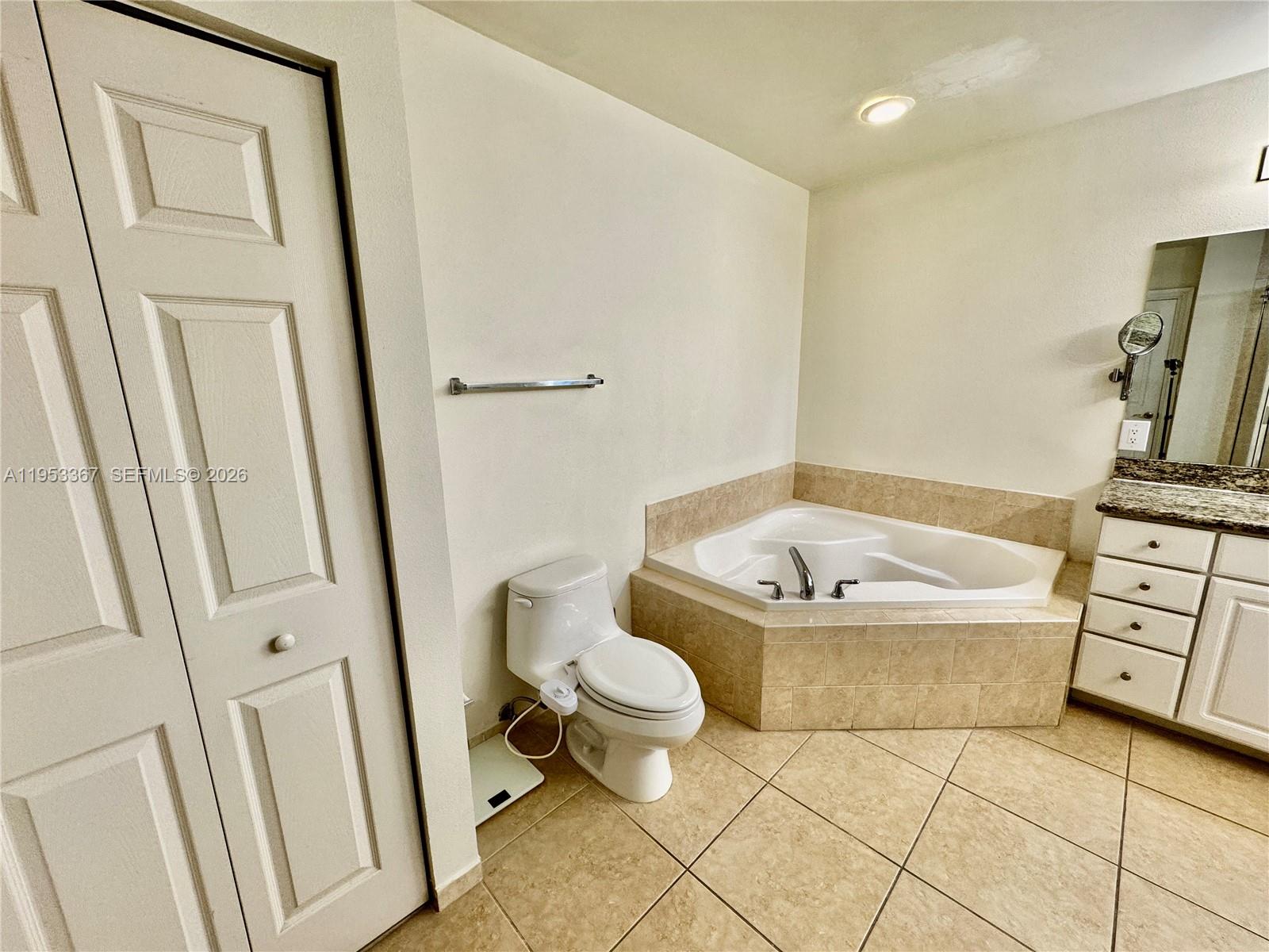 3001 NE 185th St #514, Aventura FL 33180