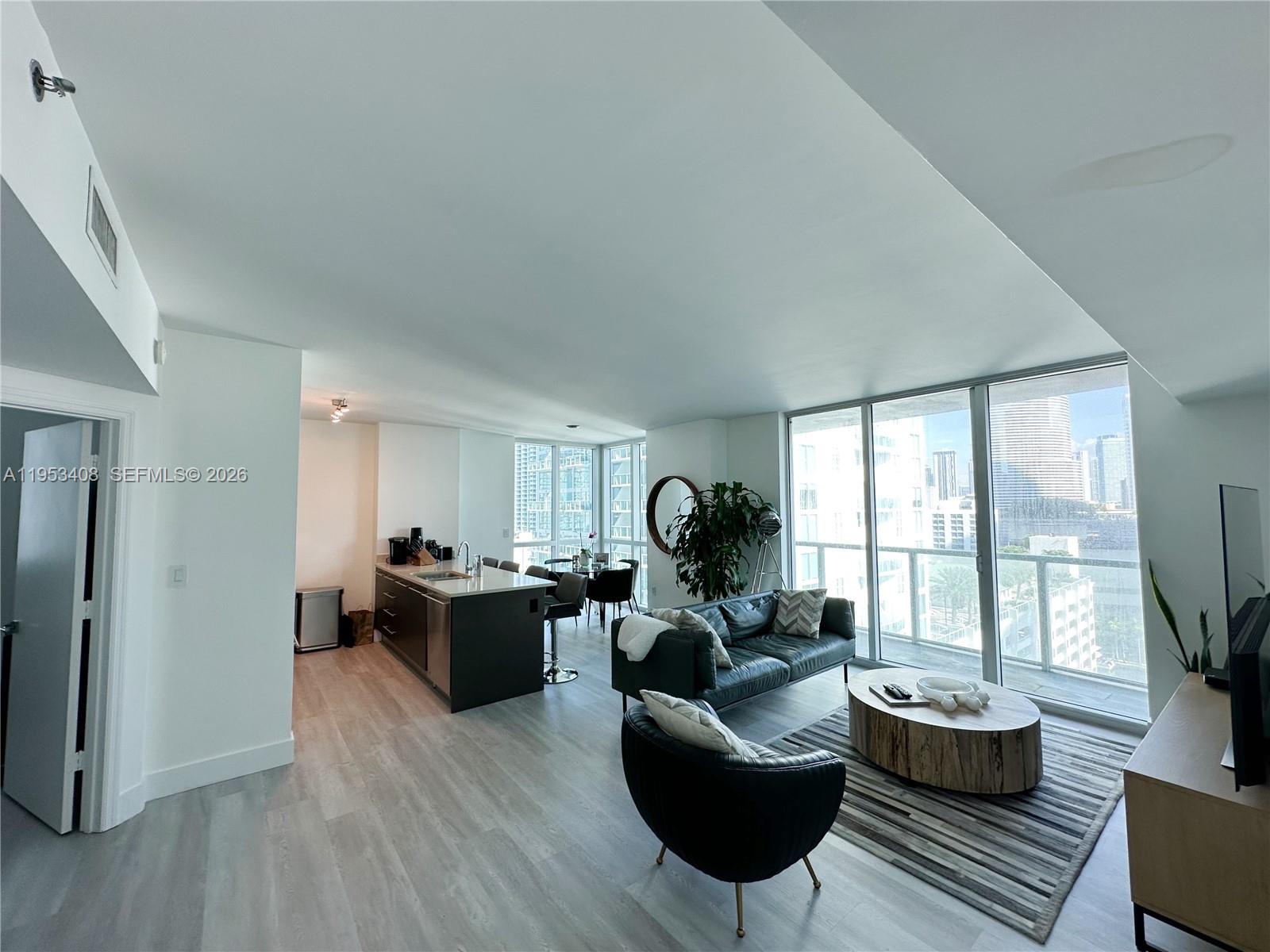 55 SE 6th St #1601, Miami FL 33131