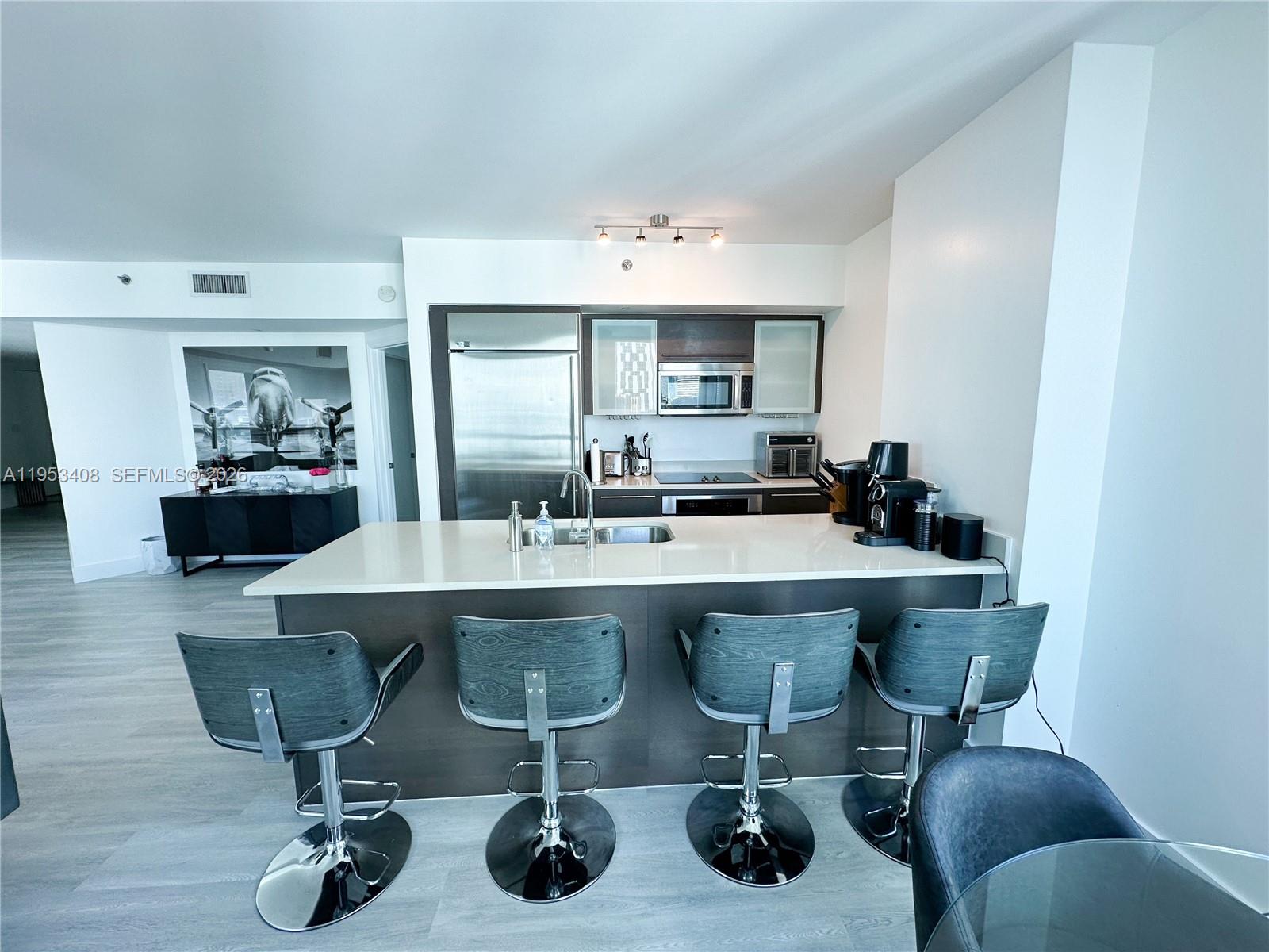 55 SE 6th St #1601, Miami FL 33131