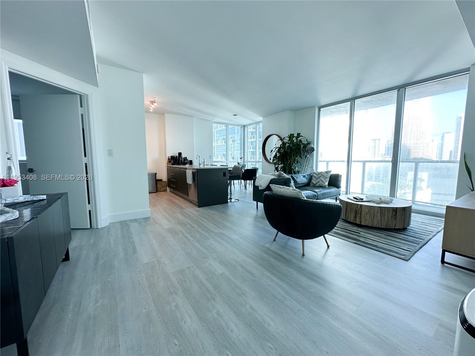 55 SE 6th St #1601, Miami FL 33131