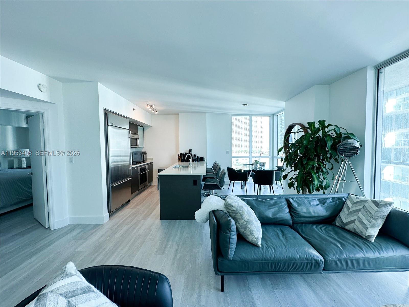 55 SE 6th St #1601, Miami FL 33131