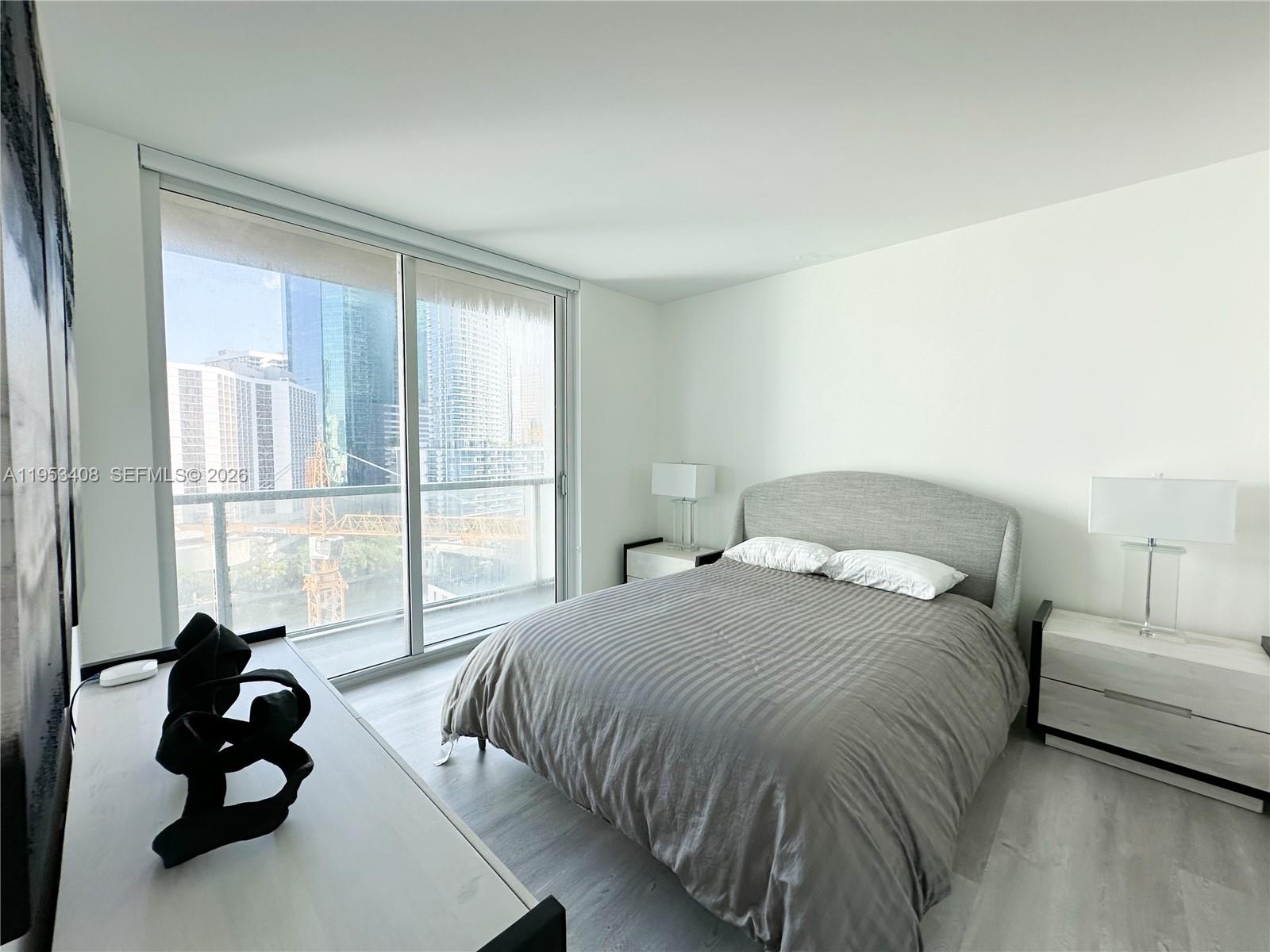 55 SE 6th St #1601, Miami FL 33131