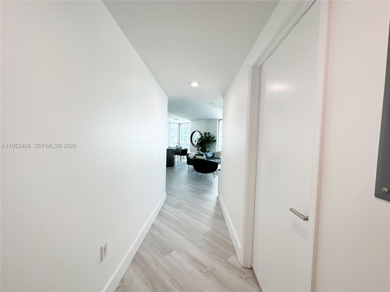 55 SE 6th St #1601, Miami FL 33131