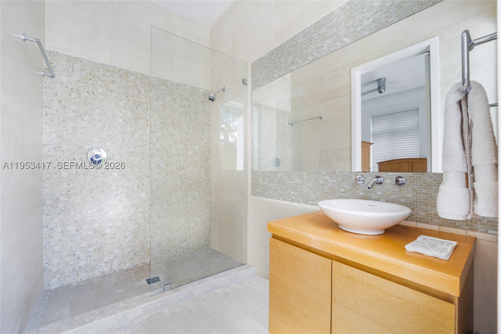 6900 Barquera St, Coral Gables FL 33146