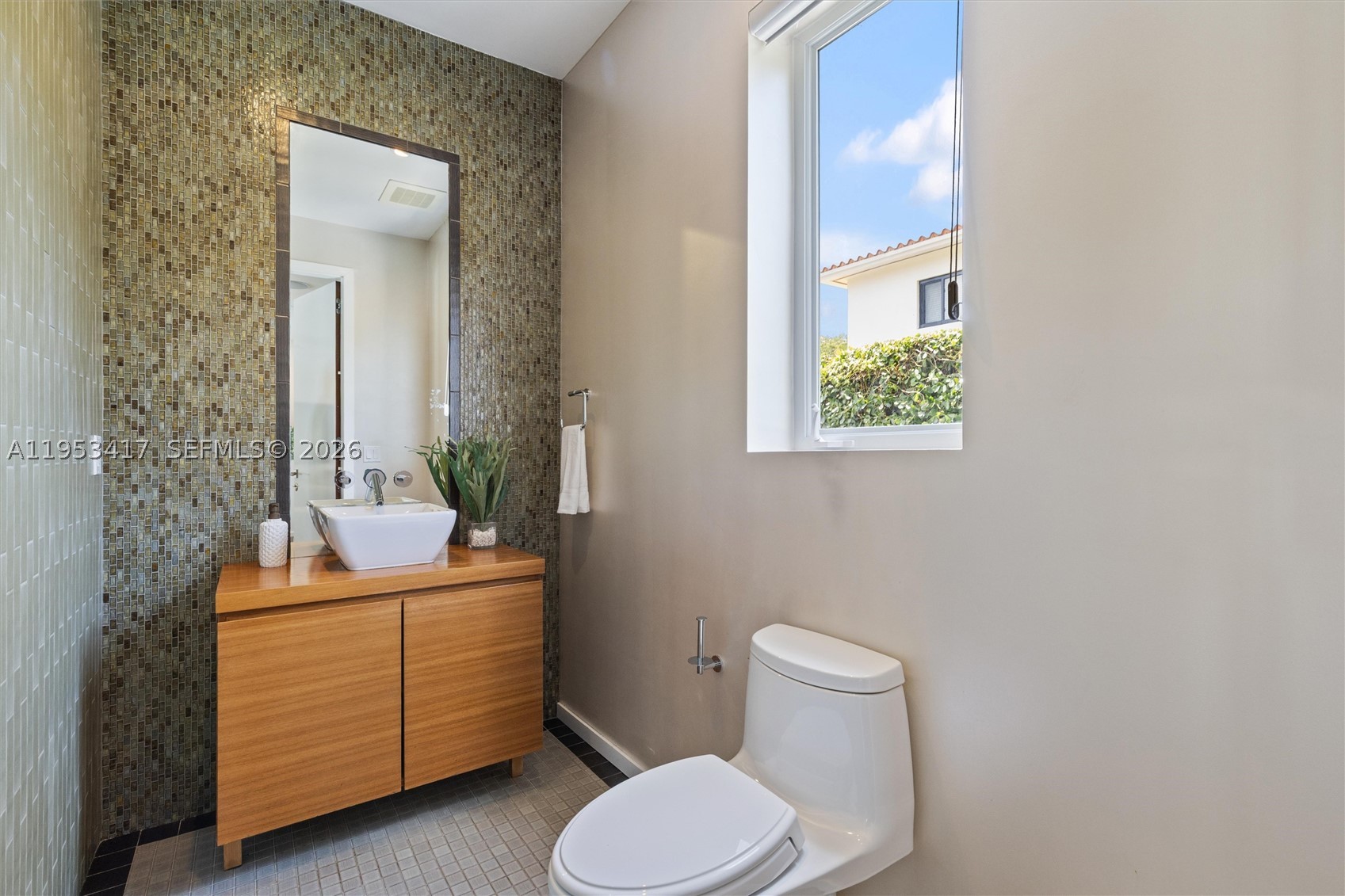 6900 Barquera St, Coral Gables FL 33146