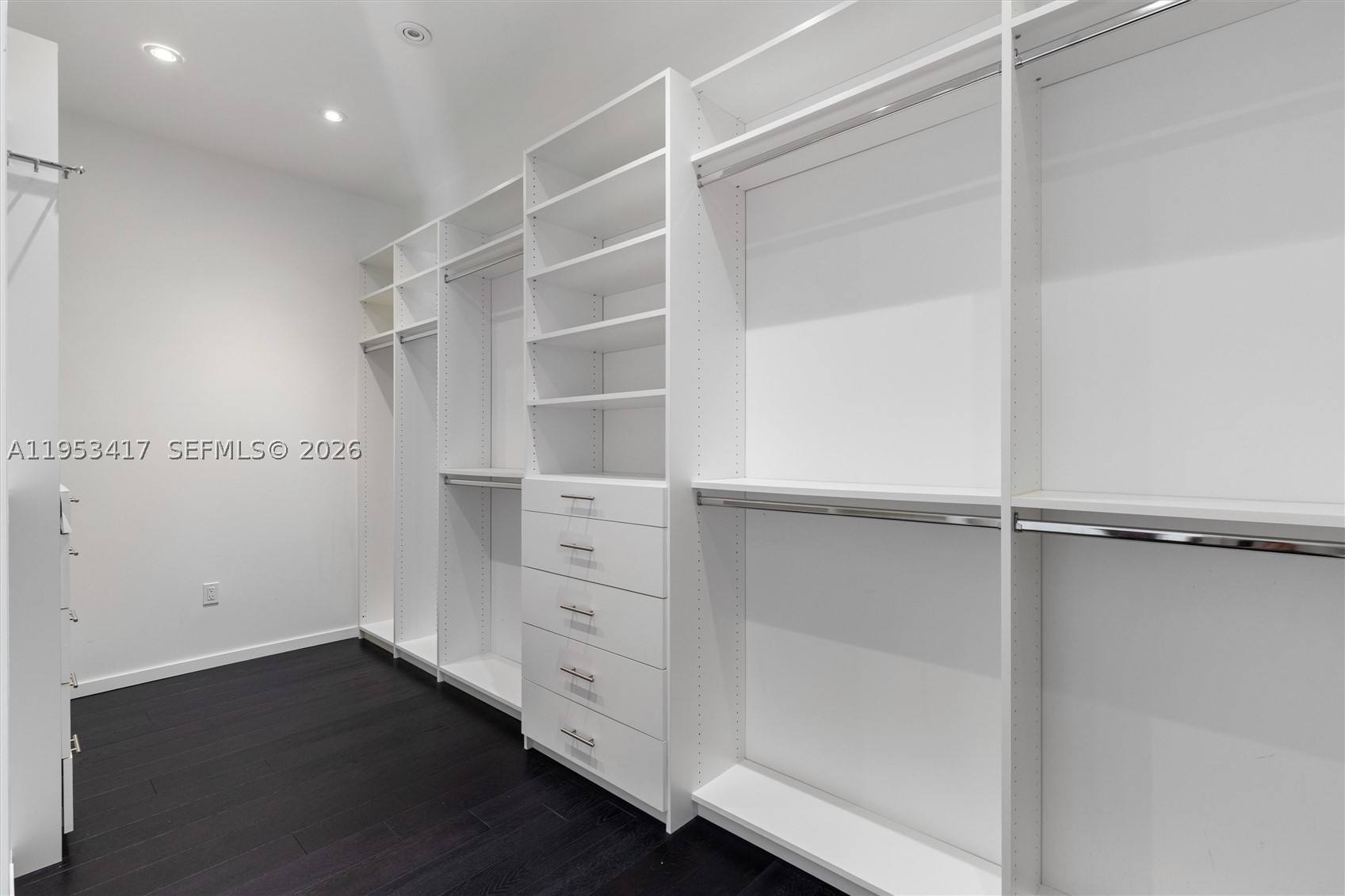 6900 Barquera St, Coral Gables FL 33146