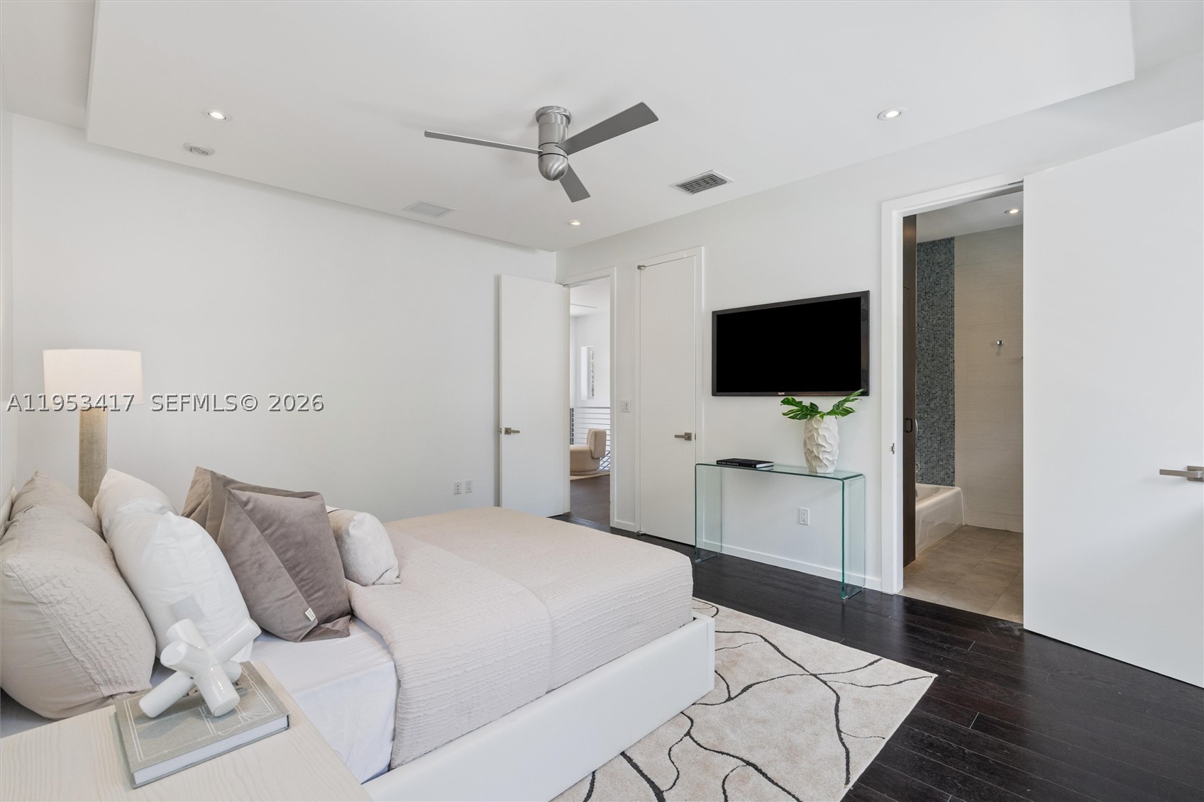 6900 Barquera St, Coral Gables FL 33146