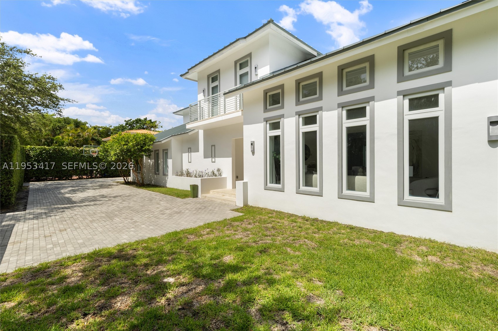 6900 Barquera St, Coral Gables FL 33146