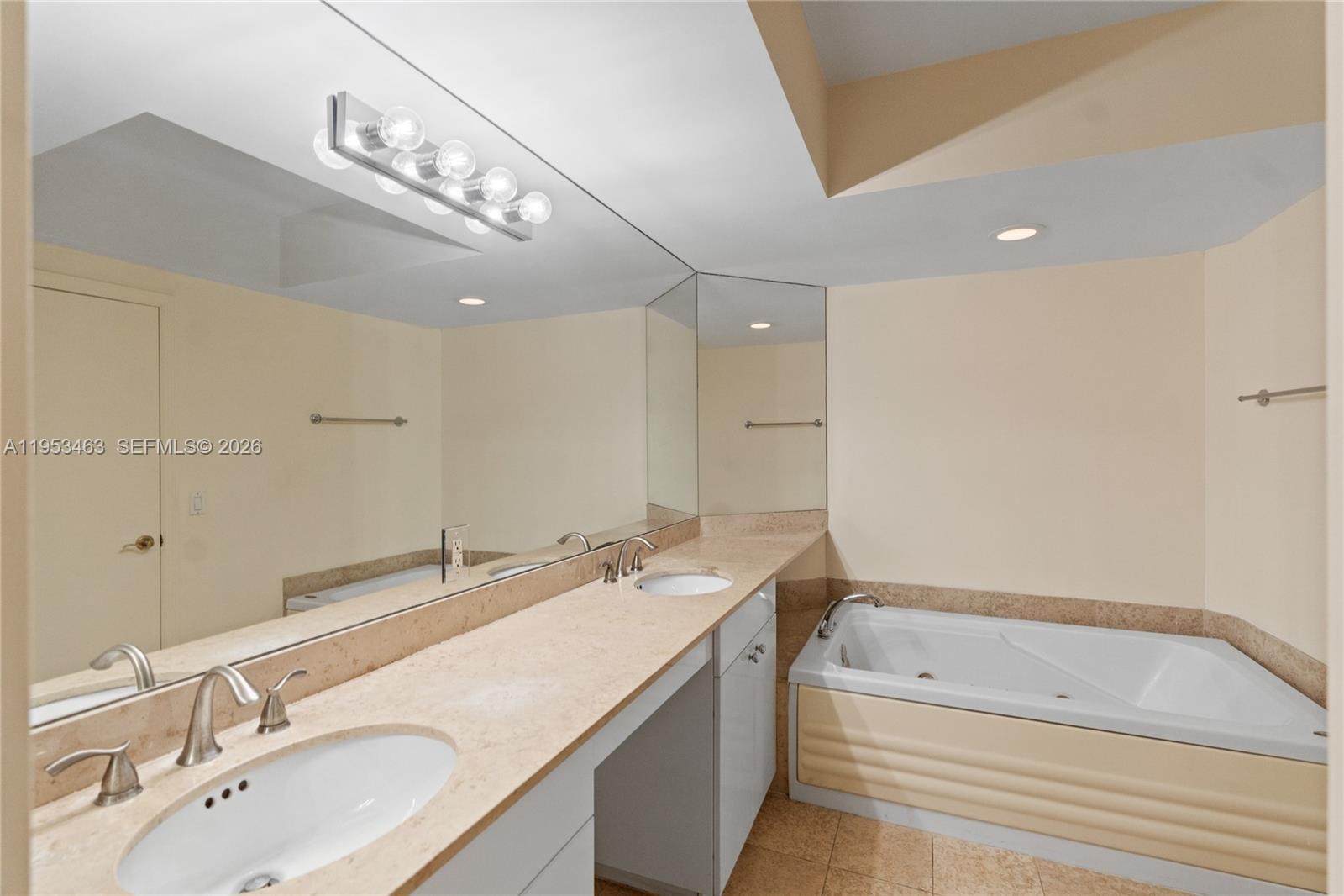 4775 Collins Ave #507, Miami Beach FL 33140