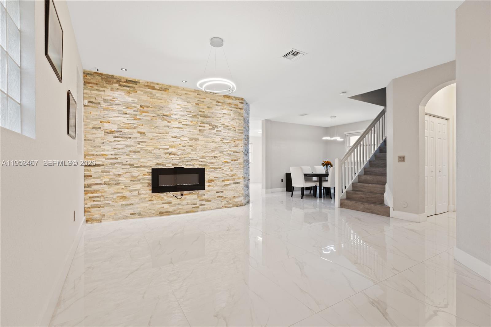 11287 NW 43rd Ter, Doral FL 33178