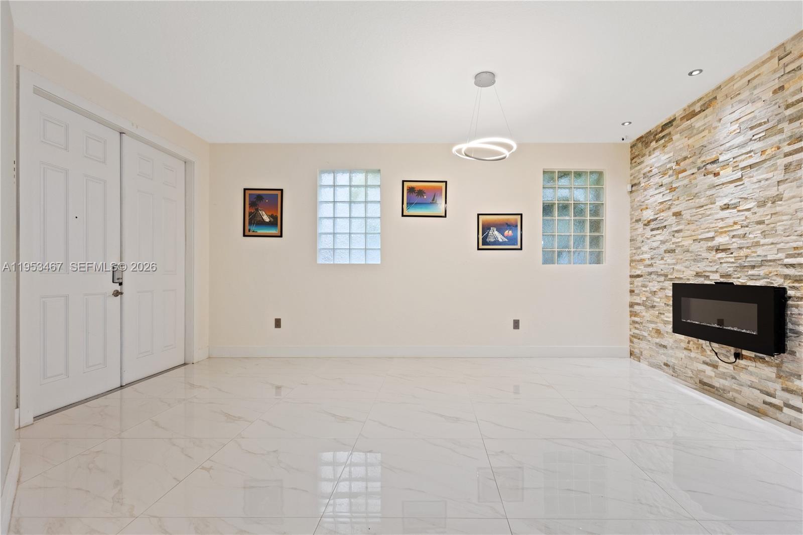 11287 NW 43rd Ter, Doral FL 33178
