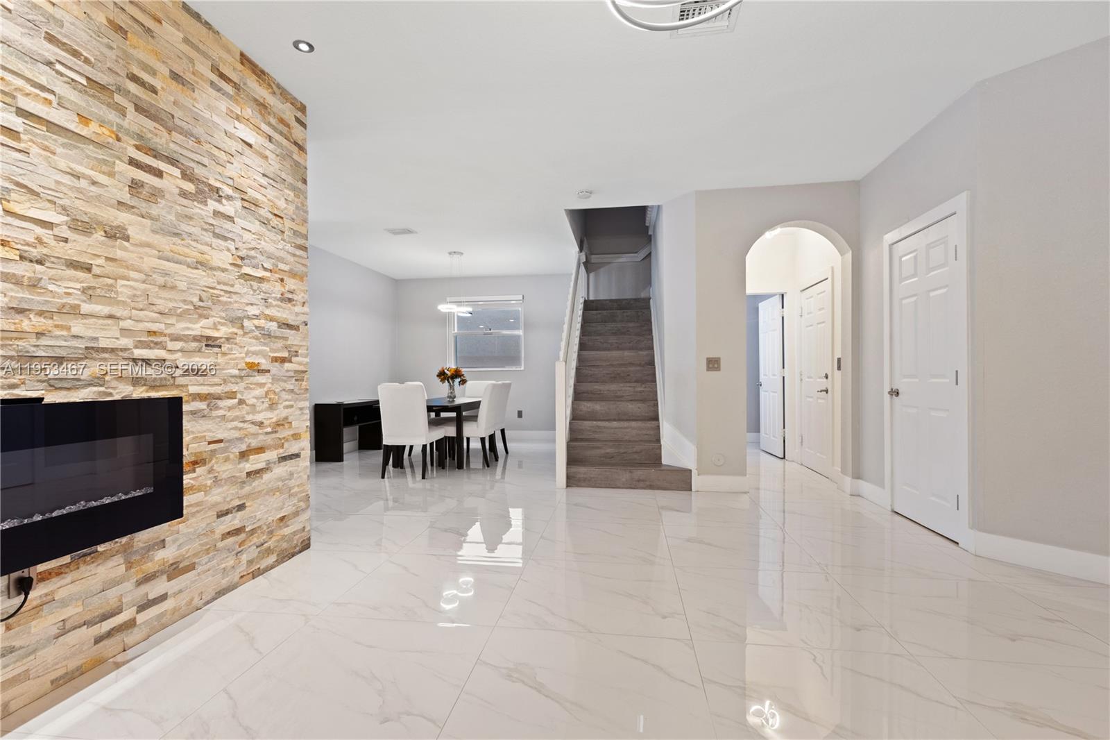 11287 NW 43rd Ter, Doral FL 33178