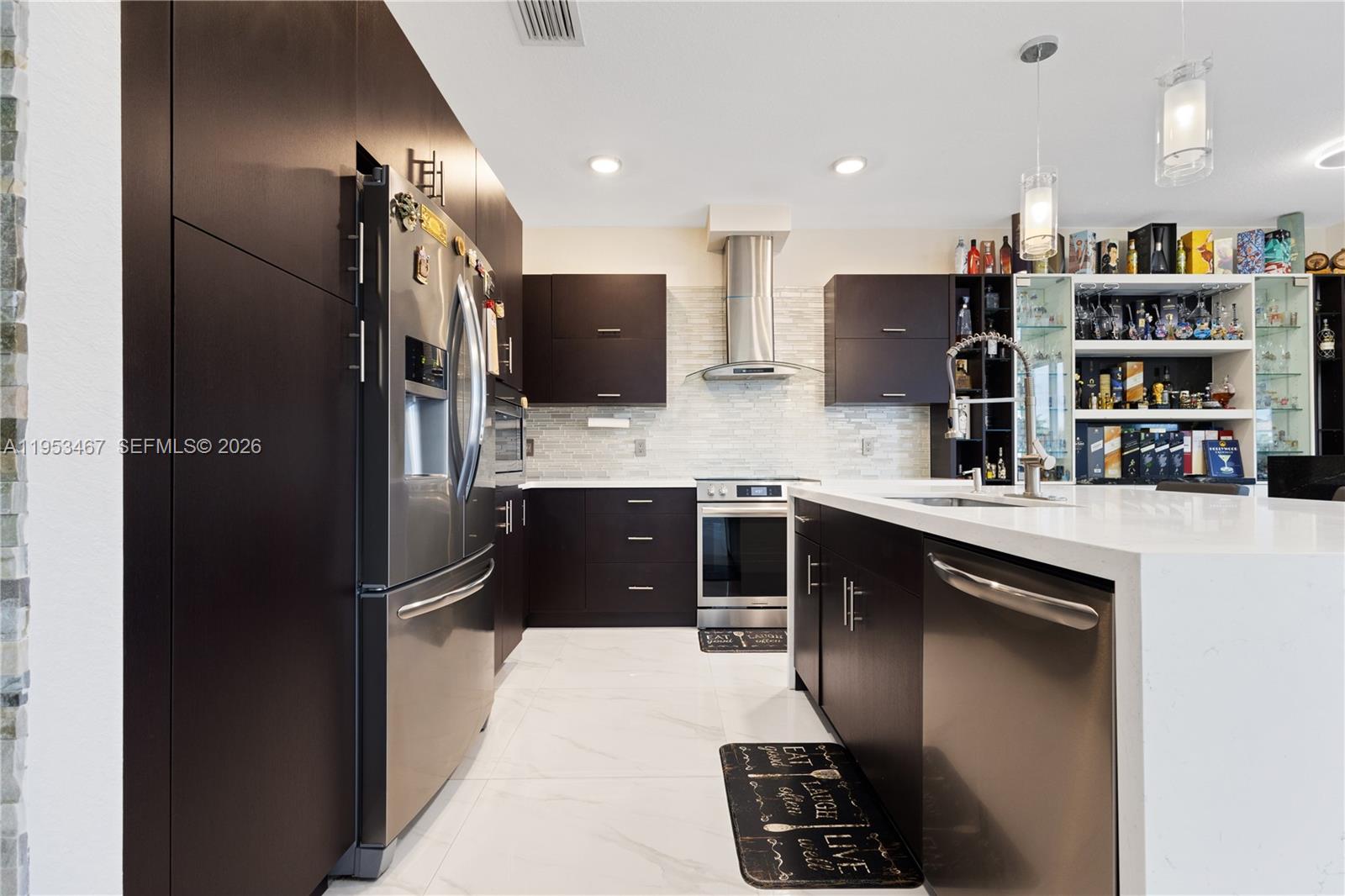 11287 NW 43rd Ter, Doral FL 33178