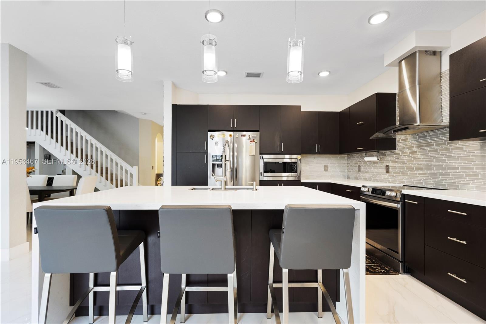 11287 NW 43rd Ter, Doral FL 33178