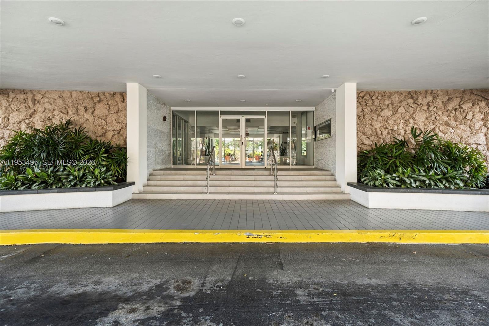 401 Golden Isles Dr #304, Hallandale Beach FL 33009