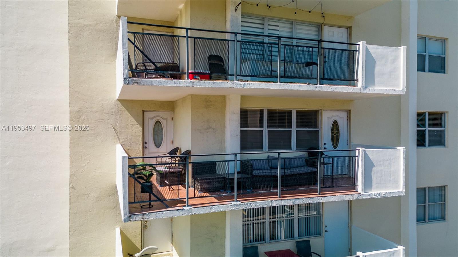 401 Golden Isles Dr #304, Hallandale Beach FL 33009