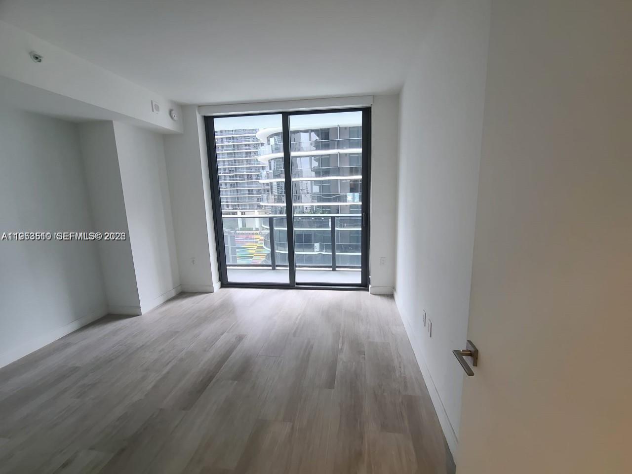 55 SW 9th St #1502, Miami FL 33130