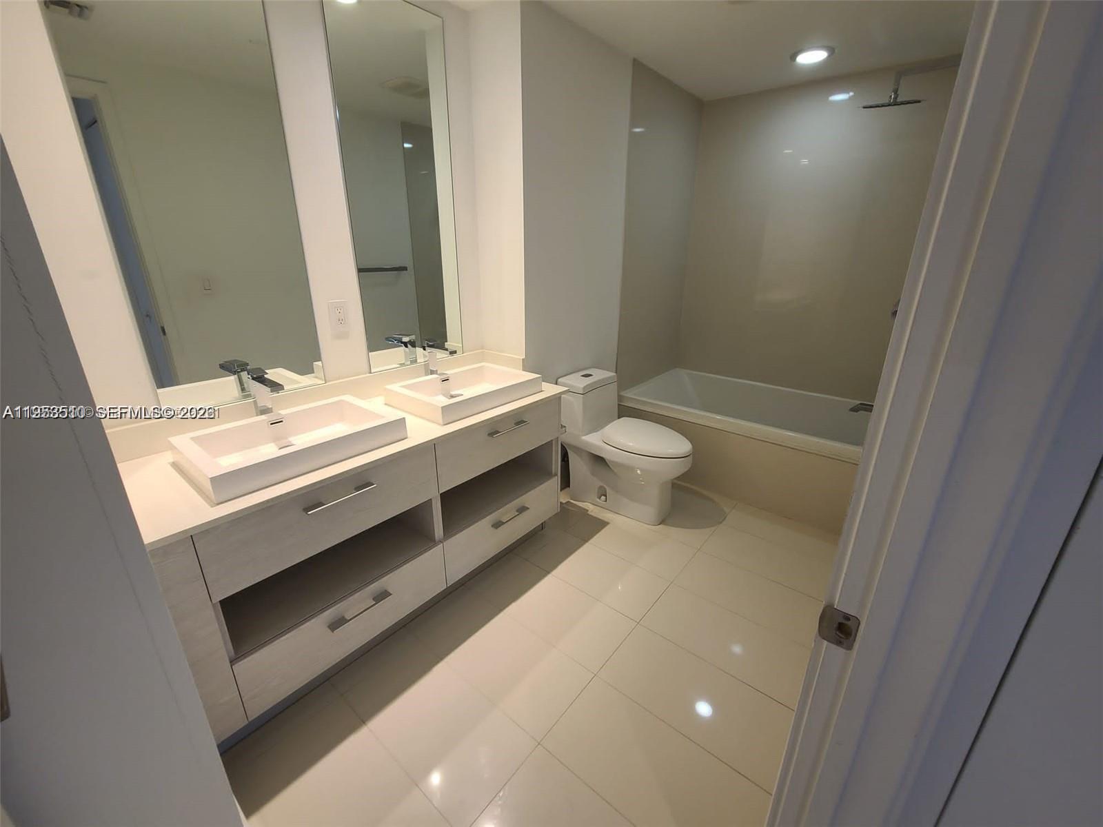 55 SW 9th St #1502, Miami FL 33130