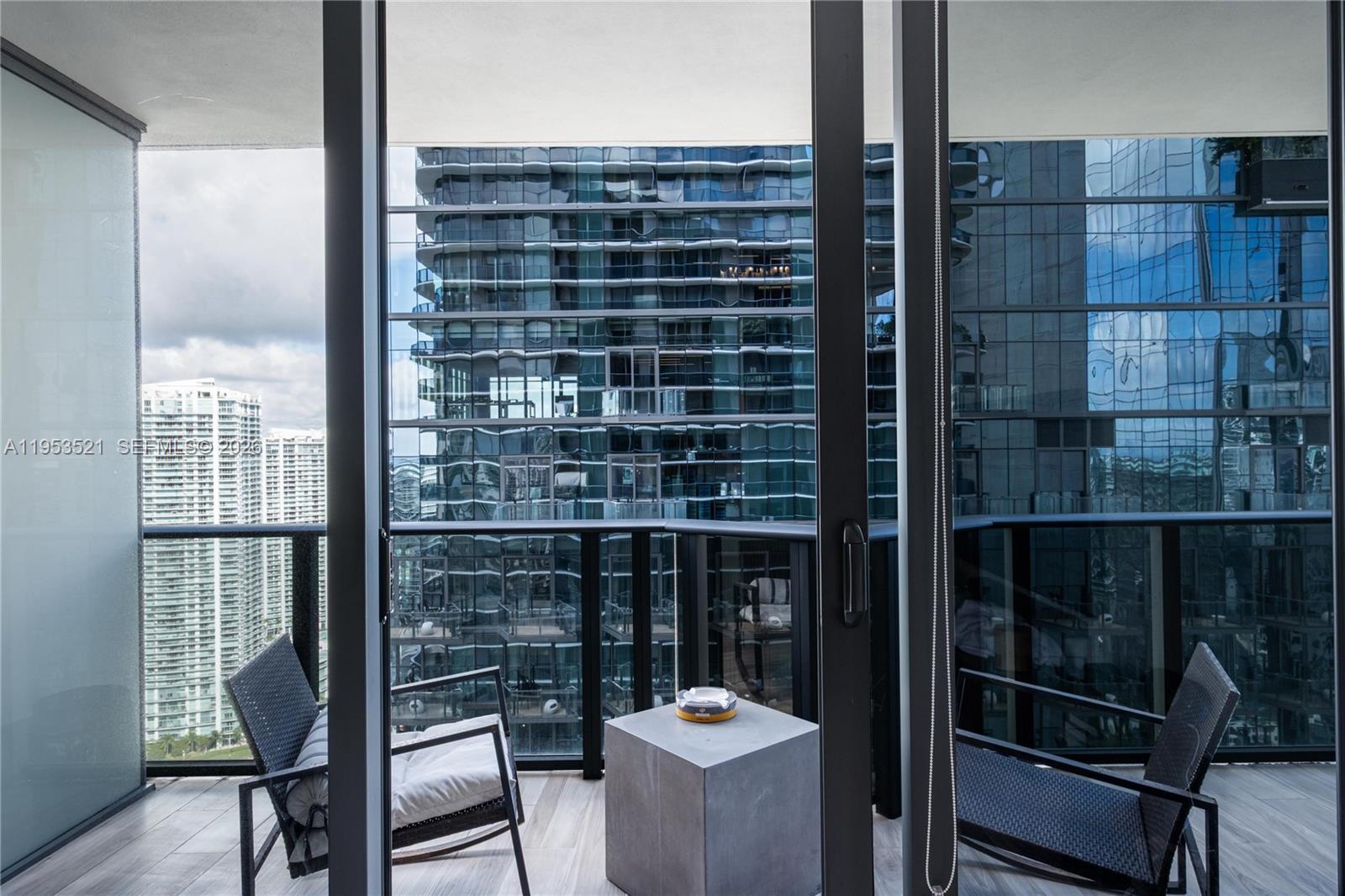 801 S Miami Ave #4207, Miami FL 33130