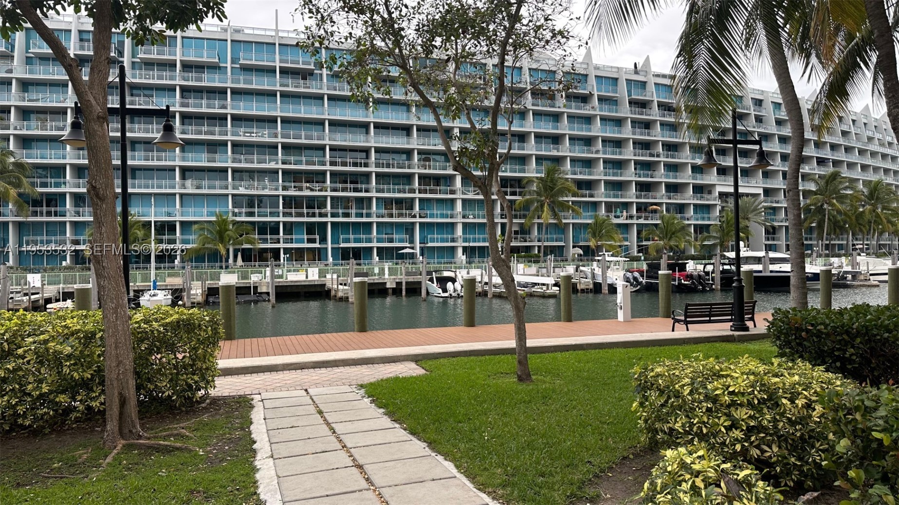 3001 NE 185th St #119, Aventura FL 33180
