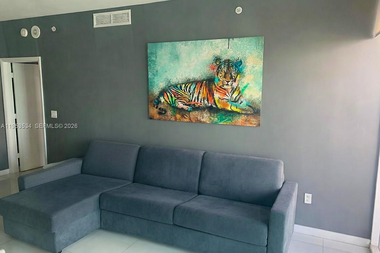 244 Biscayne Blvd #3204, Miami FL 33132